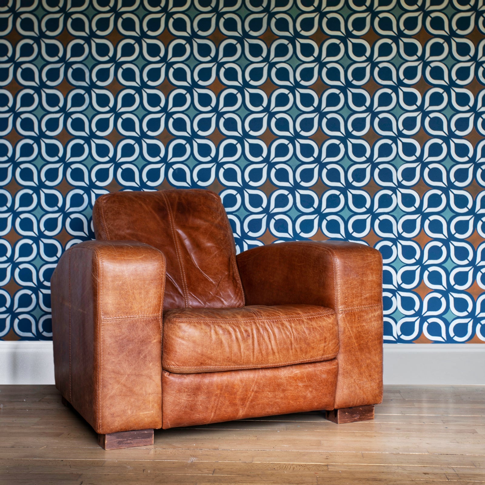 Retro drops feature wall stencil